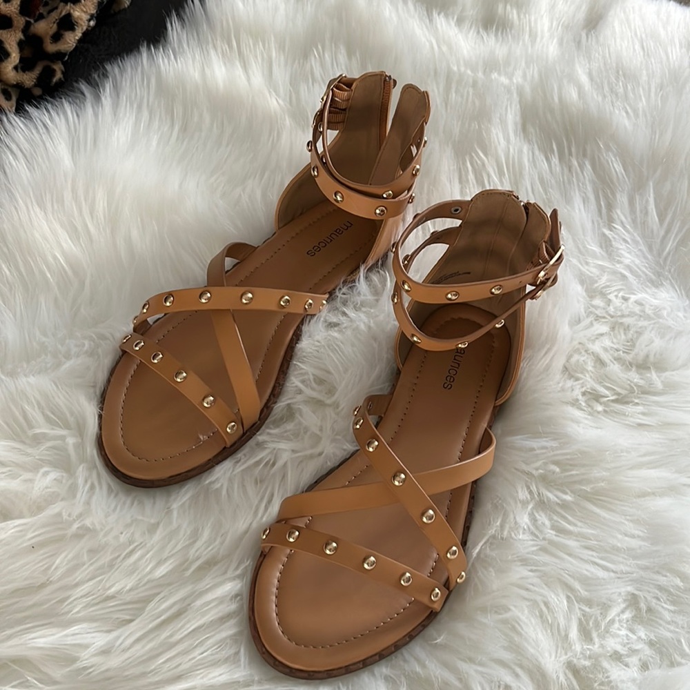 🆕 NWOT Maurice’s tan & gold gladiator sandals Womens size 7